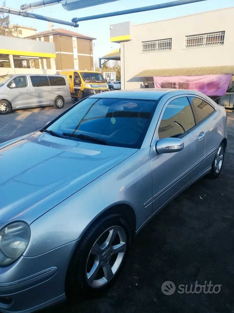 Mercedes-Benz C-Class 2005 photo 4