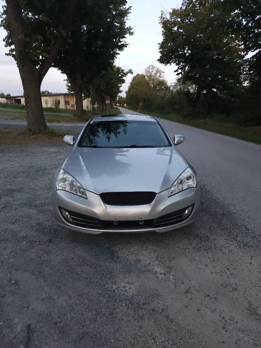 Hyundai Genesis 2013 photo 2