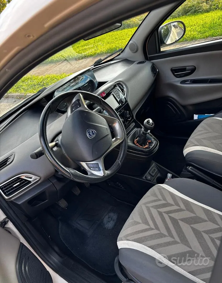 Lancia Ypsilon 2017 photo 3
