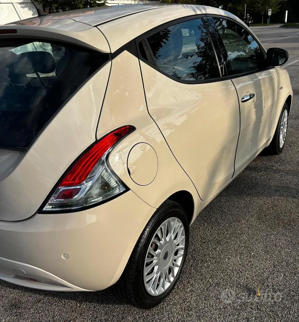 Lancia Ypsilon 2017 photo 4