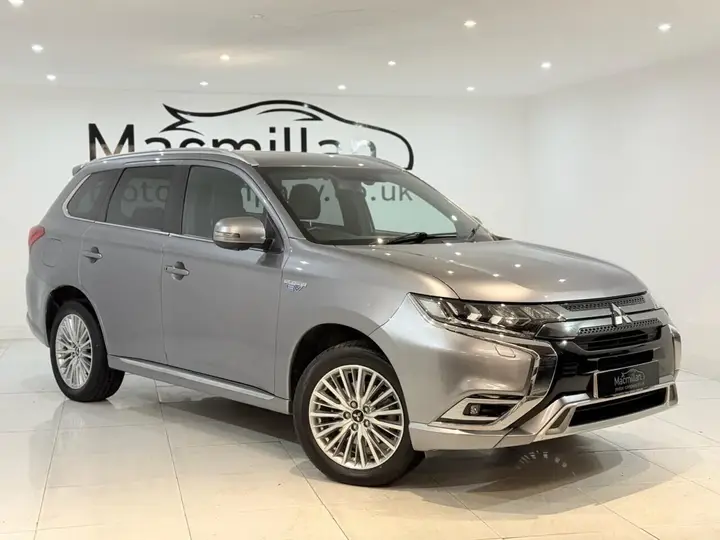 Mitsubishi Outlander 2018 photo 2