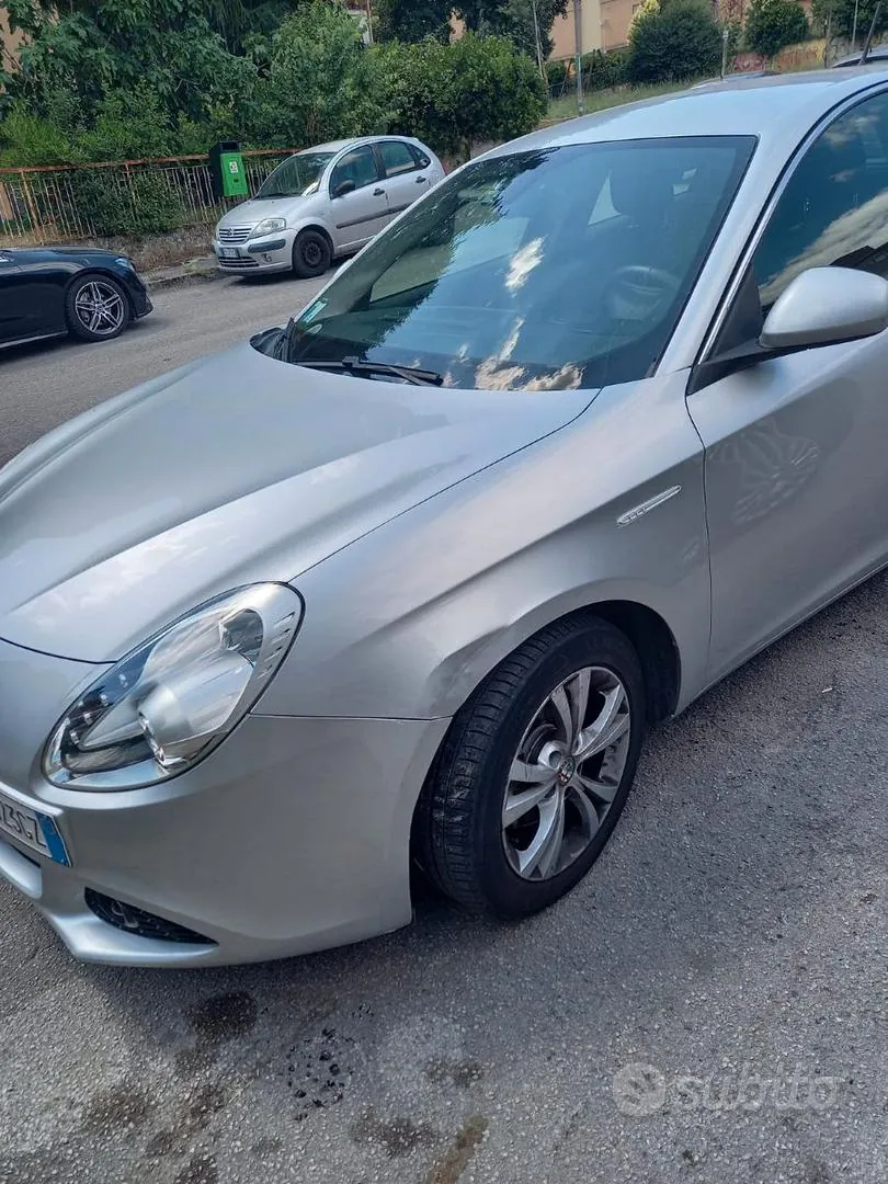 Alfa Romeo Giulietta 2013 photo 3
