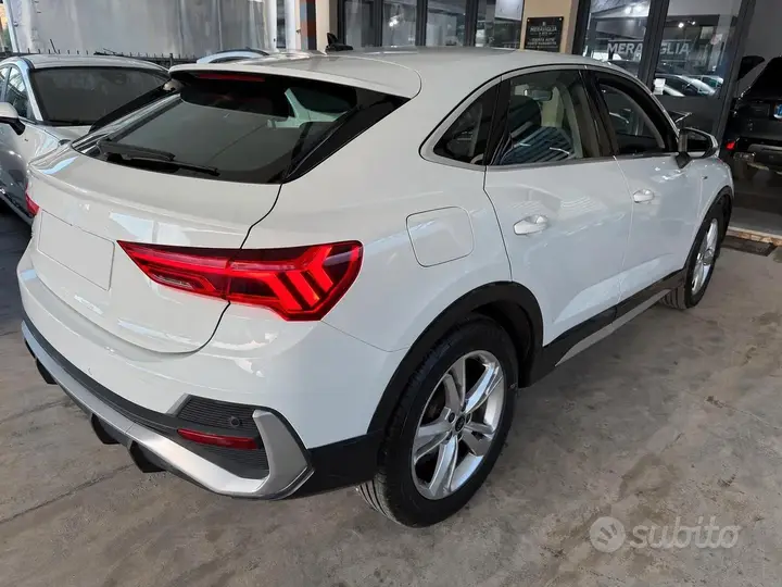Audi Q3 2022 photo 3