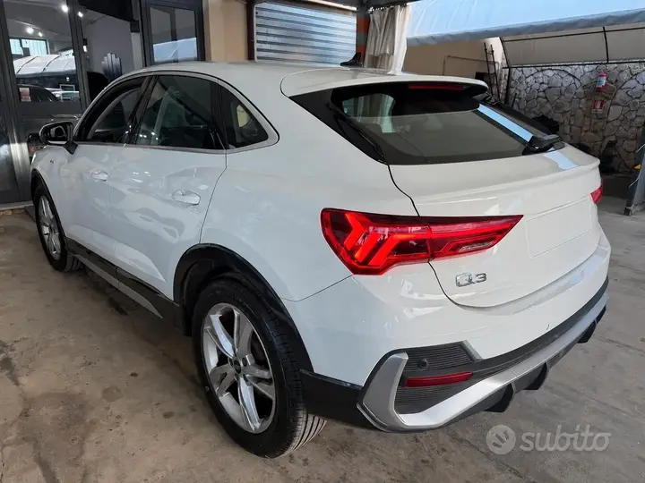 Audi Q3 2022 photo 4
