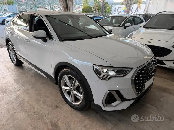 Audi Q3 2022 photo 2