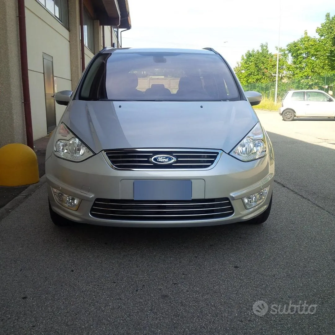 Ford Galaxy 2014 photo 2