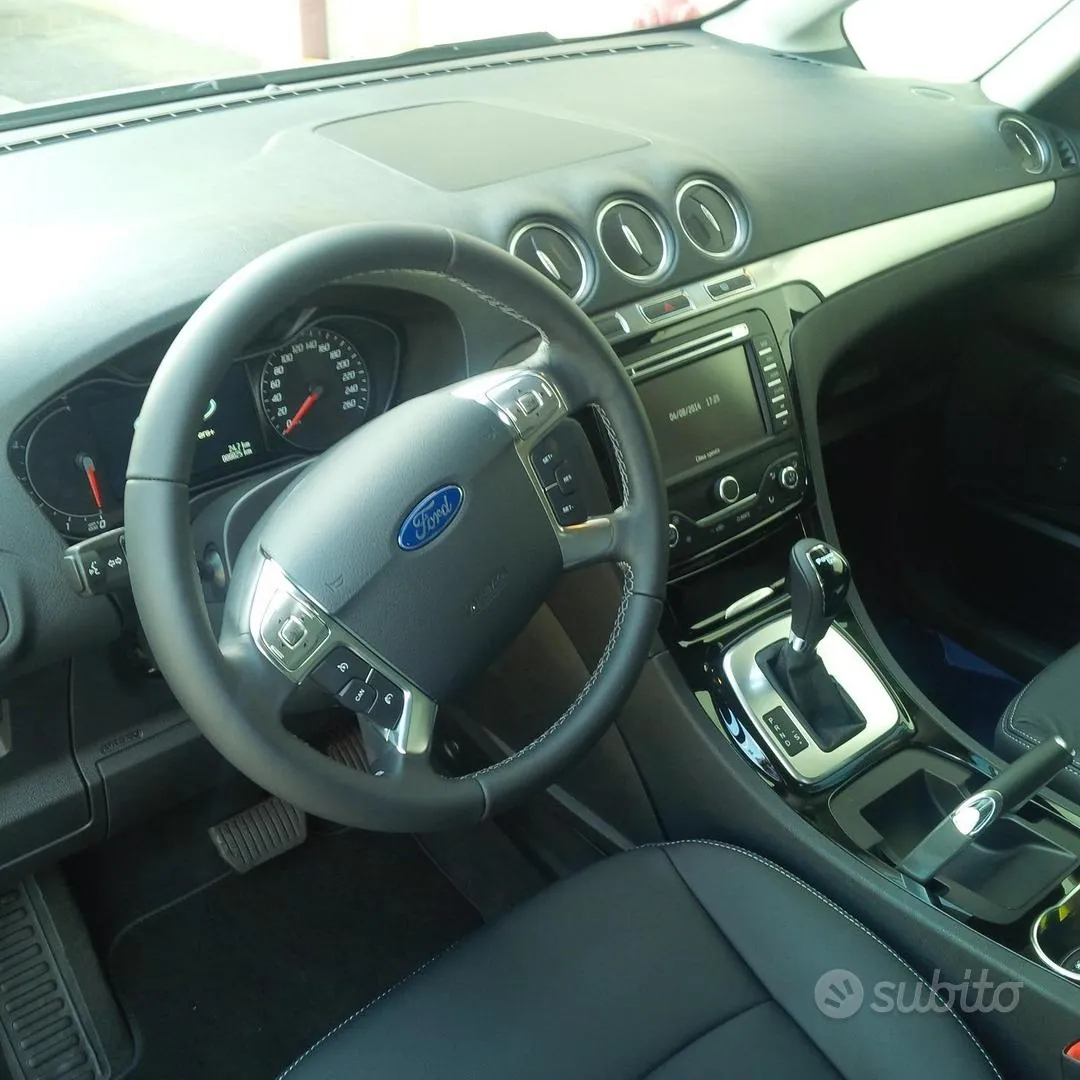 Ford Galaxy 2014 photo 4