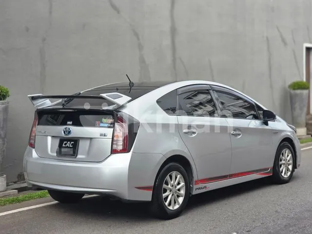 Toyota Prius 2012 photo 2