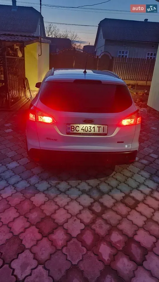Ford Focus 2013 photo 4