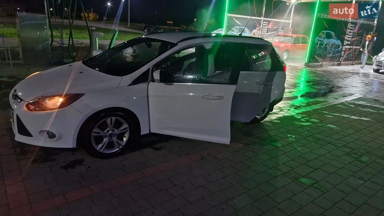 Ford Focus 2013 photo 3