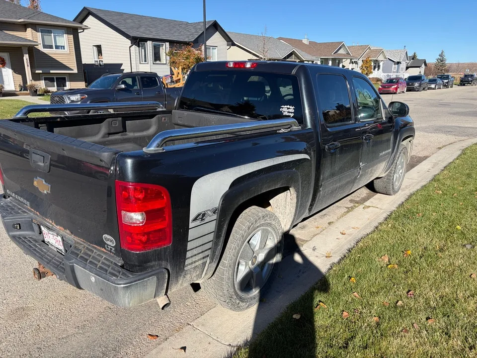 Chevrolet Silverado 1500 2009 photo 2