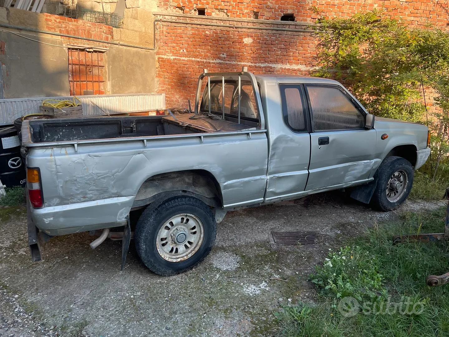 Mitsubishi L200 1990 photo 2