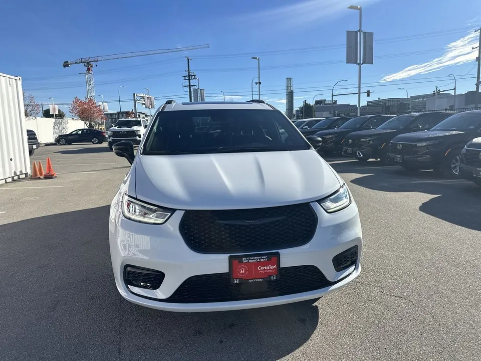 Chrysler Pacifica 2025 photo 5