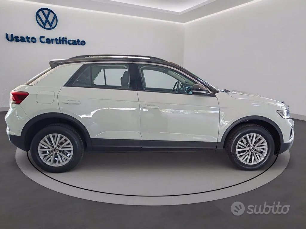 Volkswagen T-Roc 2023 photo 3