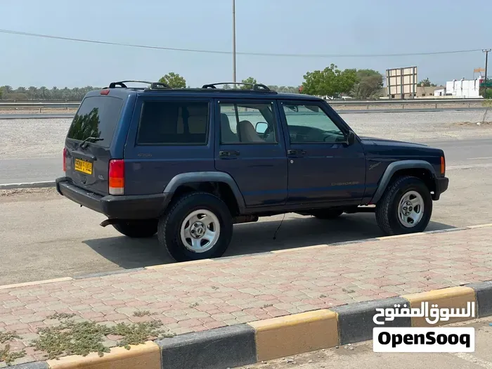 Jeep Cherokee 2000 photo 3