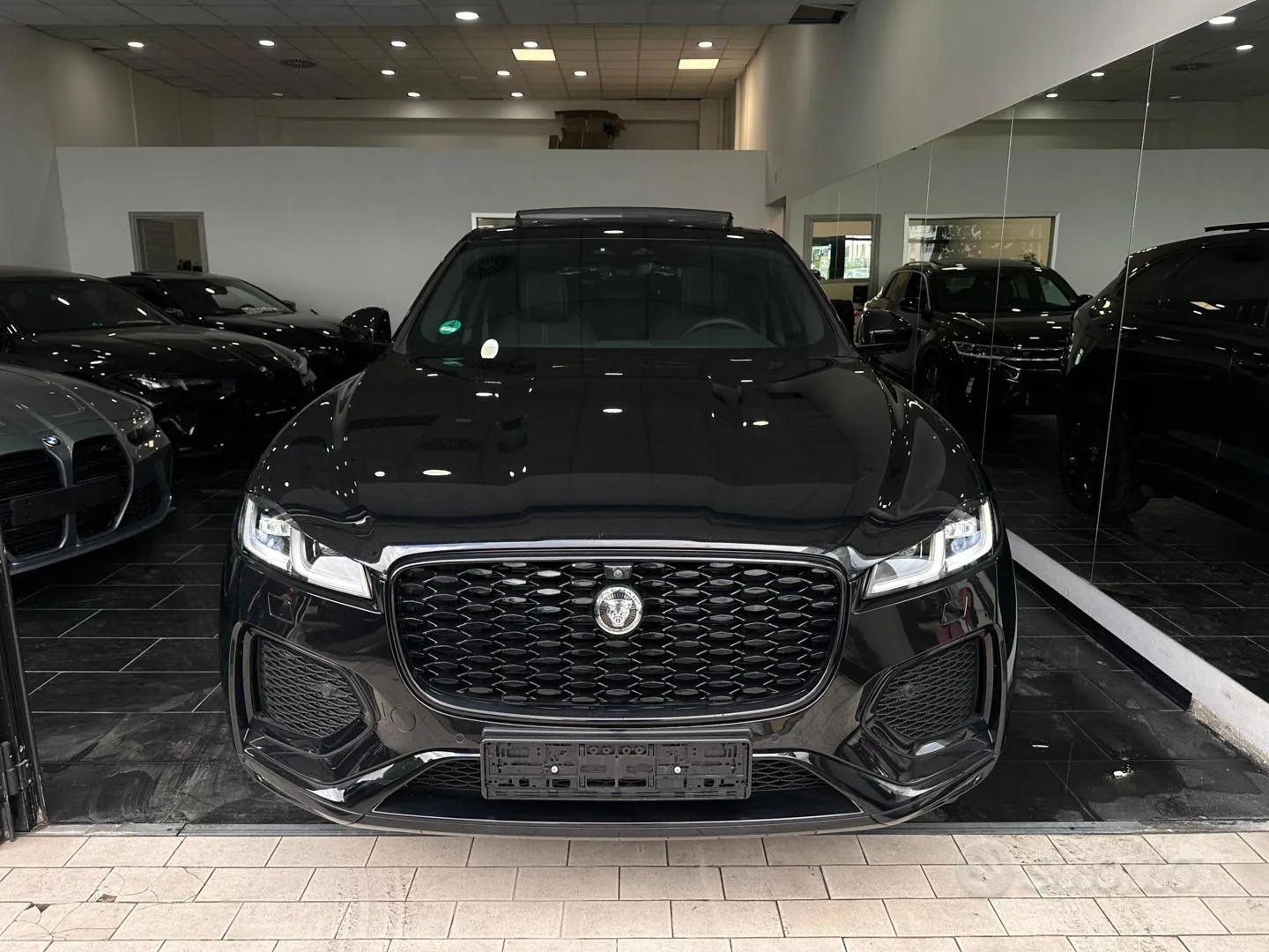 Jaguar F-Pace 2024 photo 3