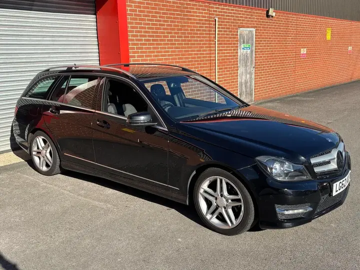 Mercedes-Benz C-Class 2012 photo 2
