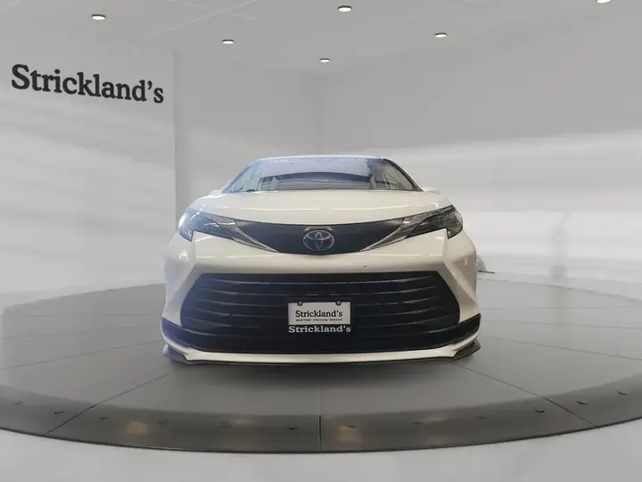 Toyota Sienna 2024 photo 2