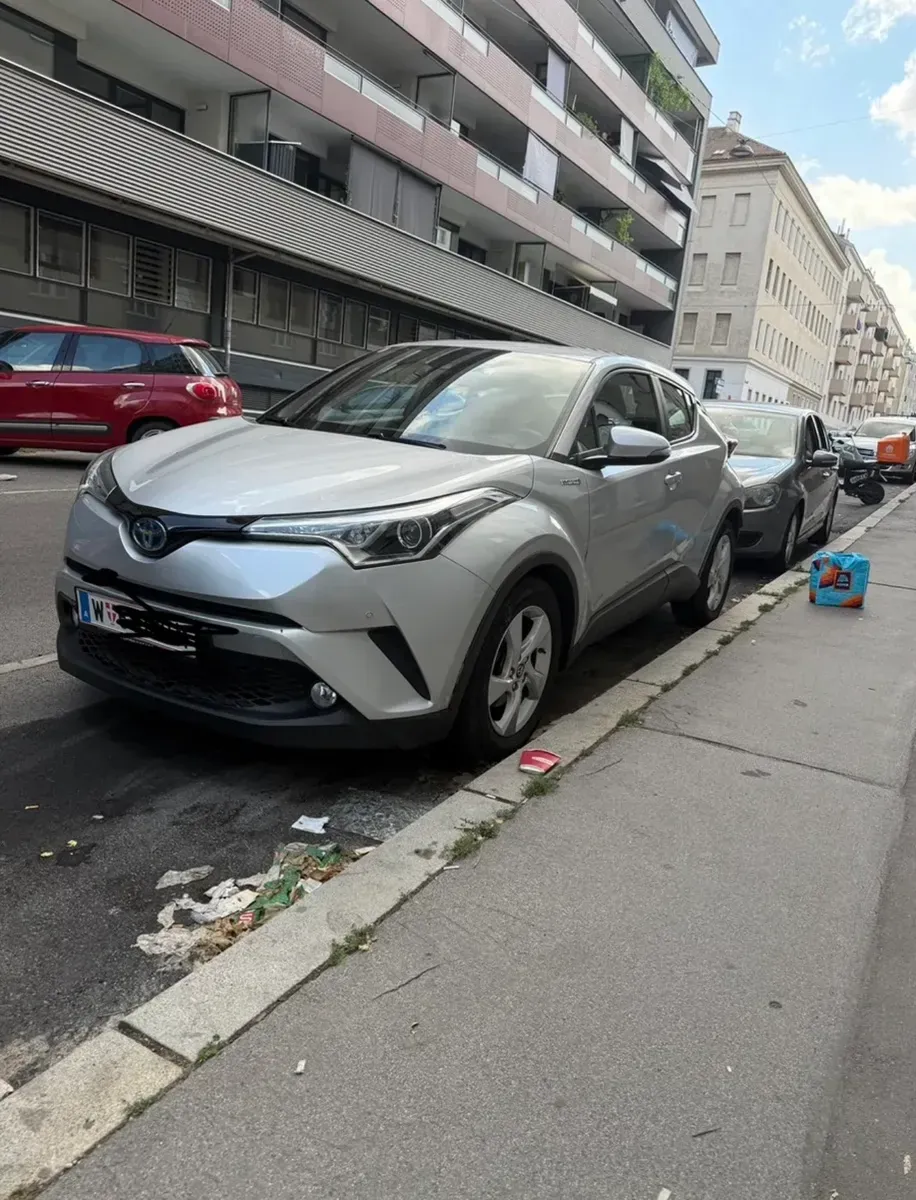 Toyota C-Hr 2018 photo 3