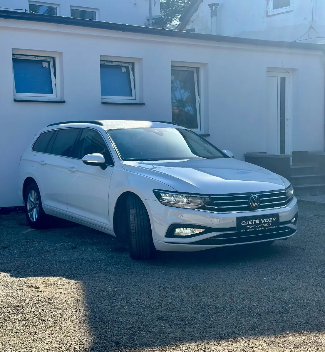 Volkswagen Passat 2023 photo 3