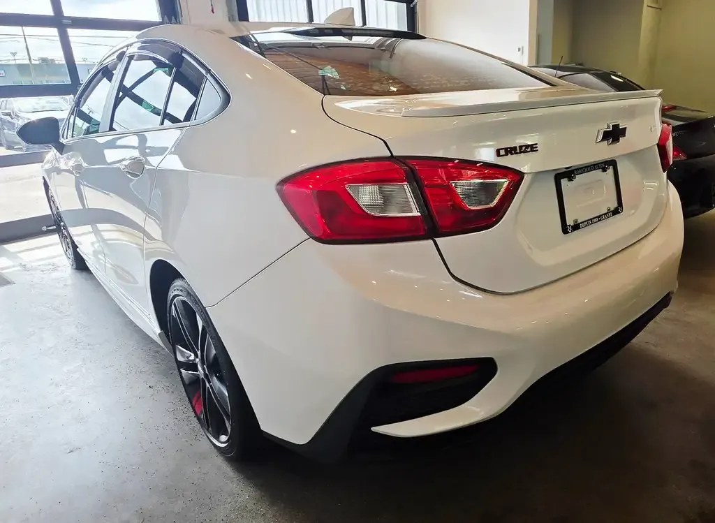 Chevrolet Cruze 2018 photo 3