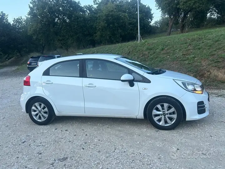 Kia Rio 2017 photo 4