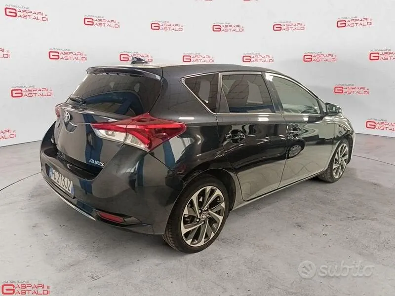 Toyota Auris 2016 photo 3