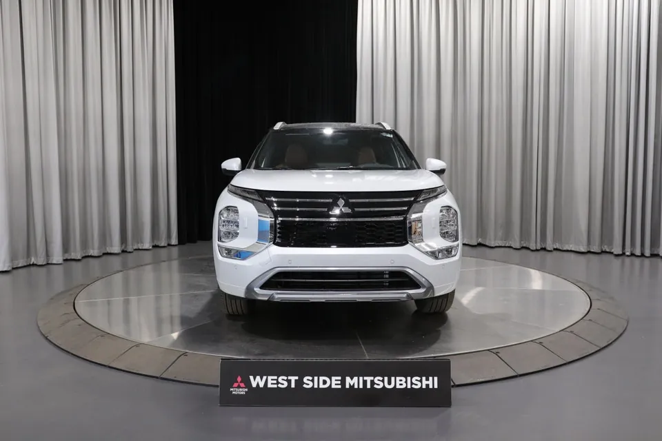 Mitsubishi Outlander 2026 photo 2