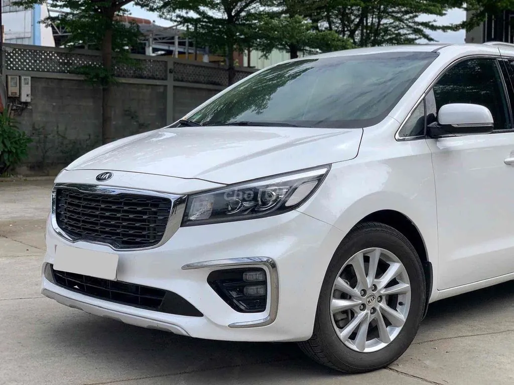 Kia Sedona 2020 photo 2