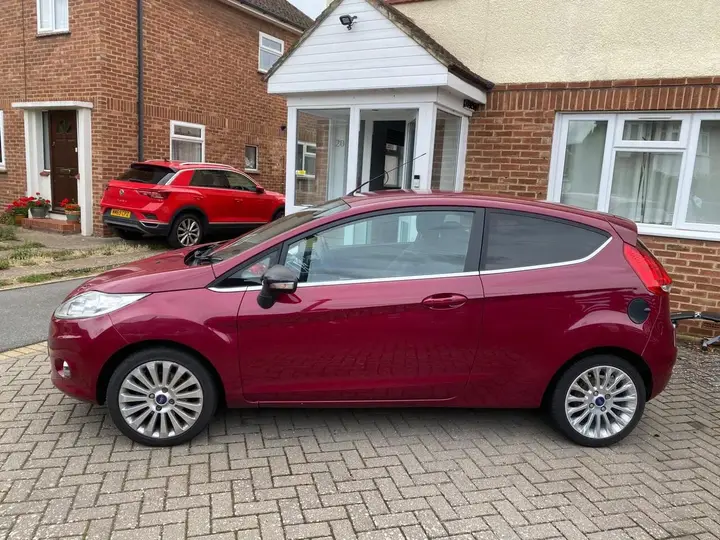 Ford Fiesta 2012 photo 3