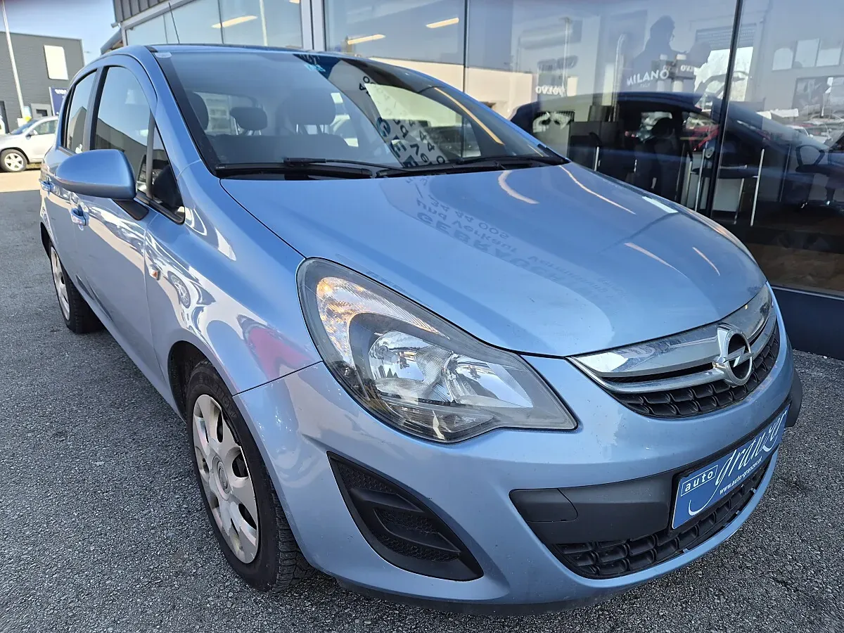 Opel Corsa 2013 photo 2