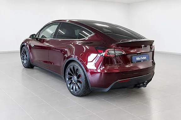 Tesla Model Y 2025 photo 2