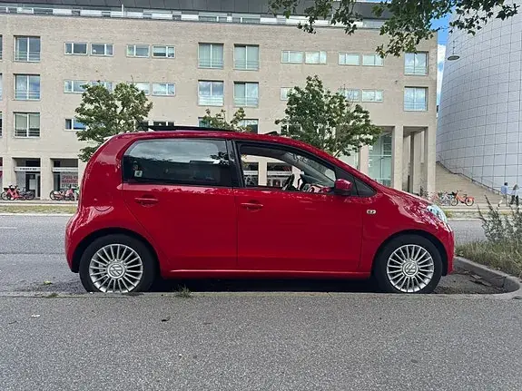 Volkswagen Up 2014 photo 5