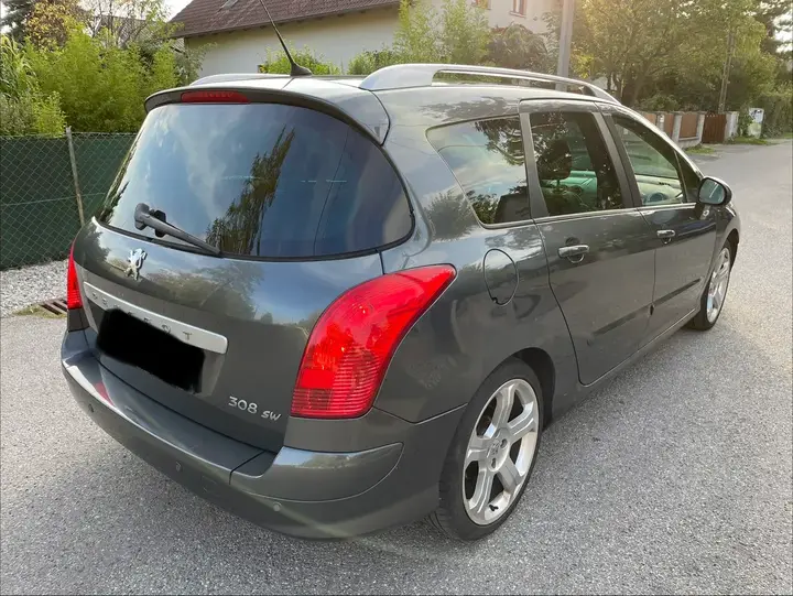 Peugeot 308 2008 photo 3