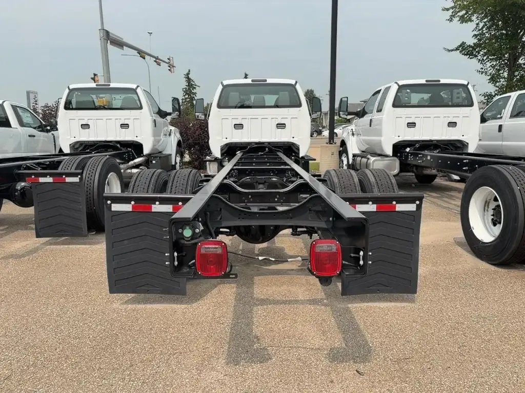 Ford F-750 2026 photo 4