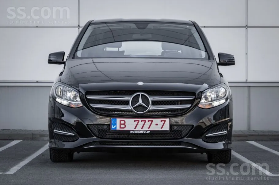 Mercedes-Benz B180 2015 photo 2