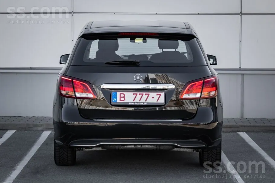 Mercedes-Benz B180 2015 photo 5