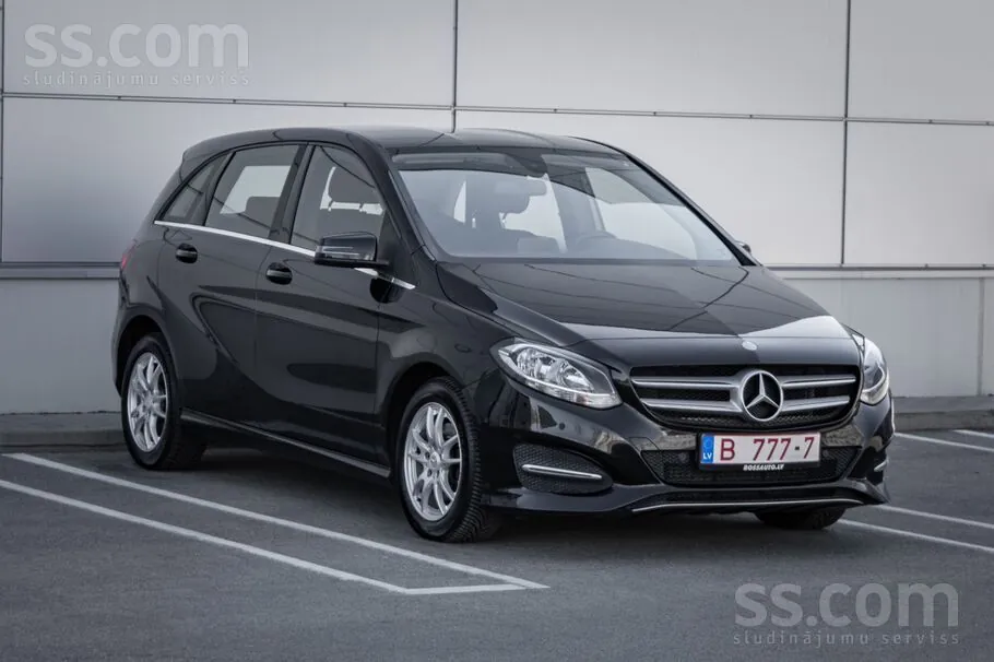 Mercedes-Benz B180 2015 photo 3