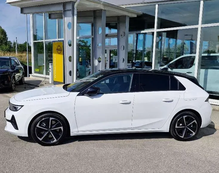 Opel Astra photo 2