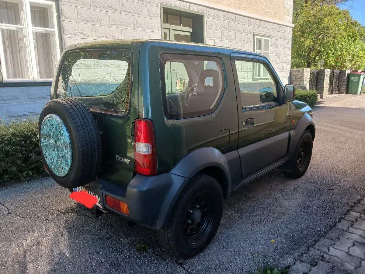 Suzuki Jimny 2011 photo 2