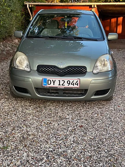 Toyota Yaris 2004 photo 3