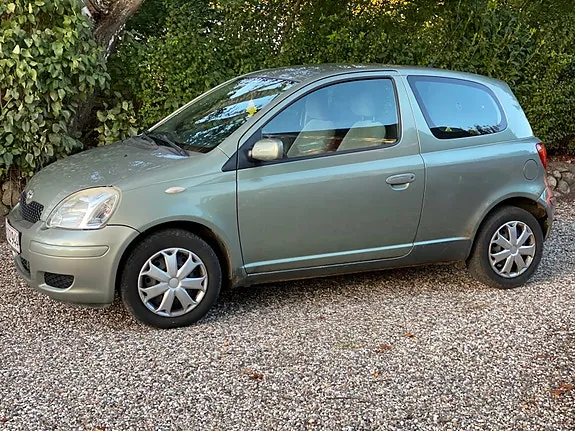 Toyota Yaris 2004 photo 2