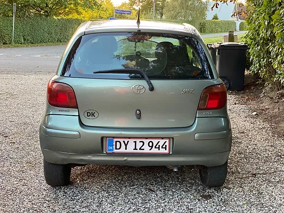 Toyota Yaris 2004 photo 4