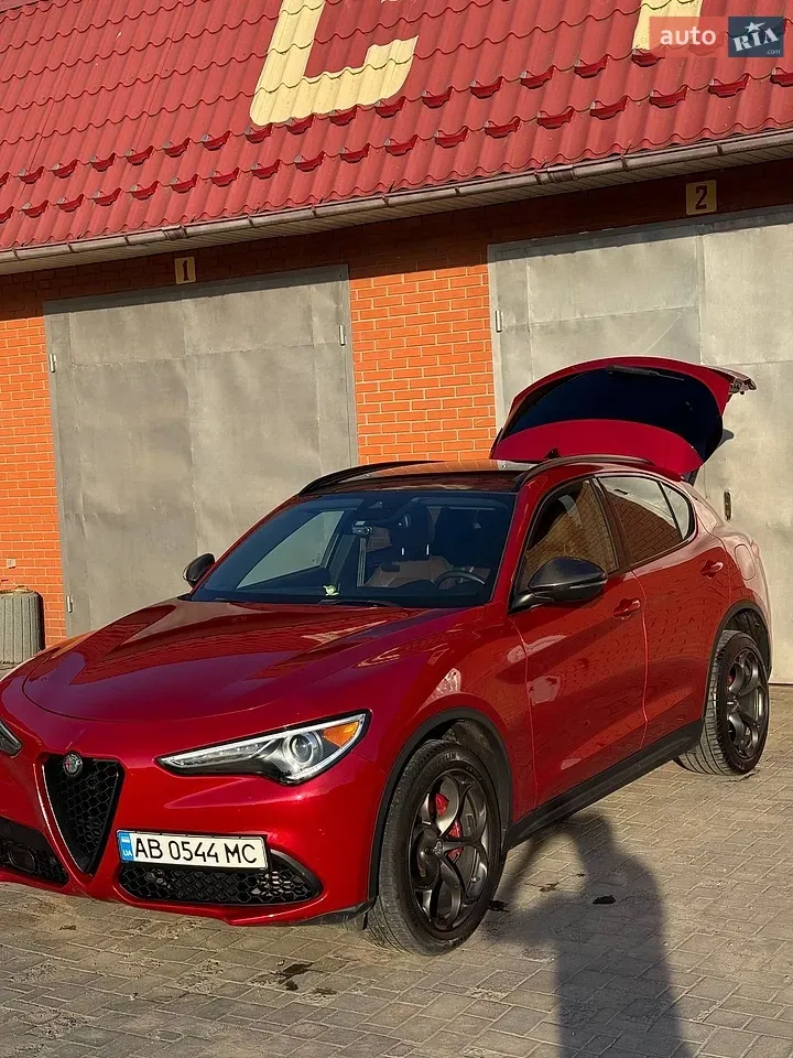 Alfa Romeo Stelvio 2017 photo 2