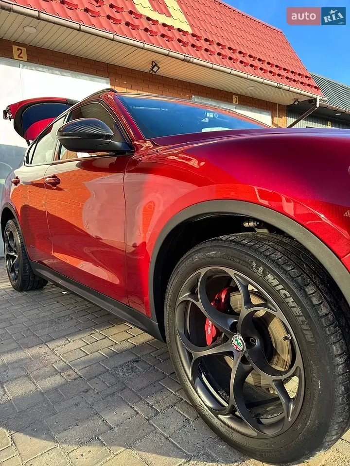 Alfa Romeo Stelvio 2017 photo 3