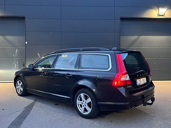 Volvo V70 2011 photo 2