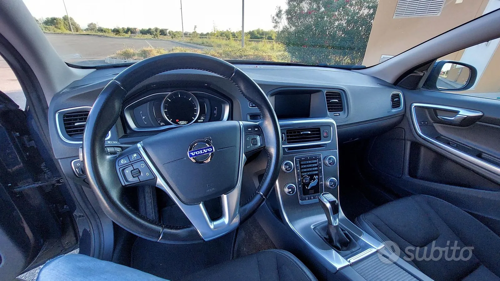 Volvo V60 2015 photo 4