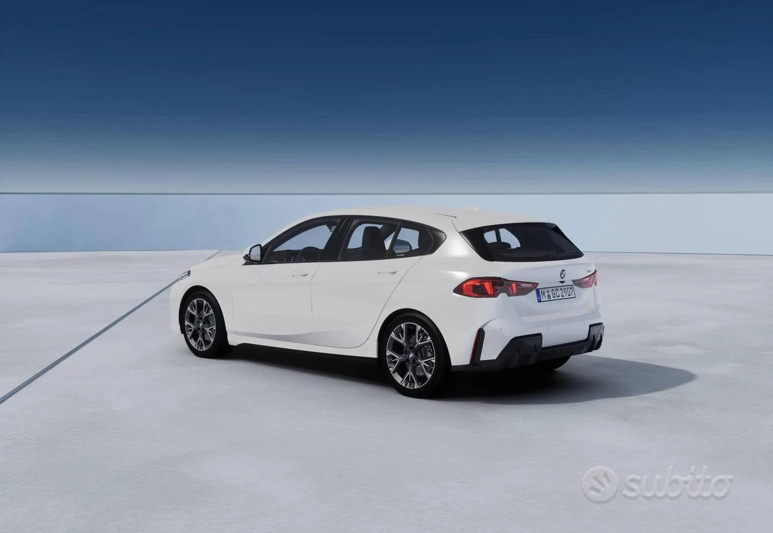 BMW 1 Series 2023 photo 2