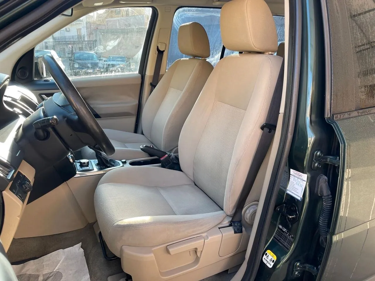 Land Rover Freelander 2012 photo 4