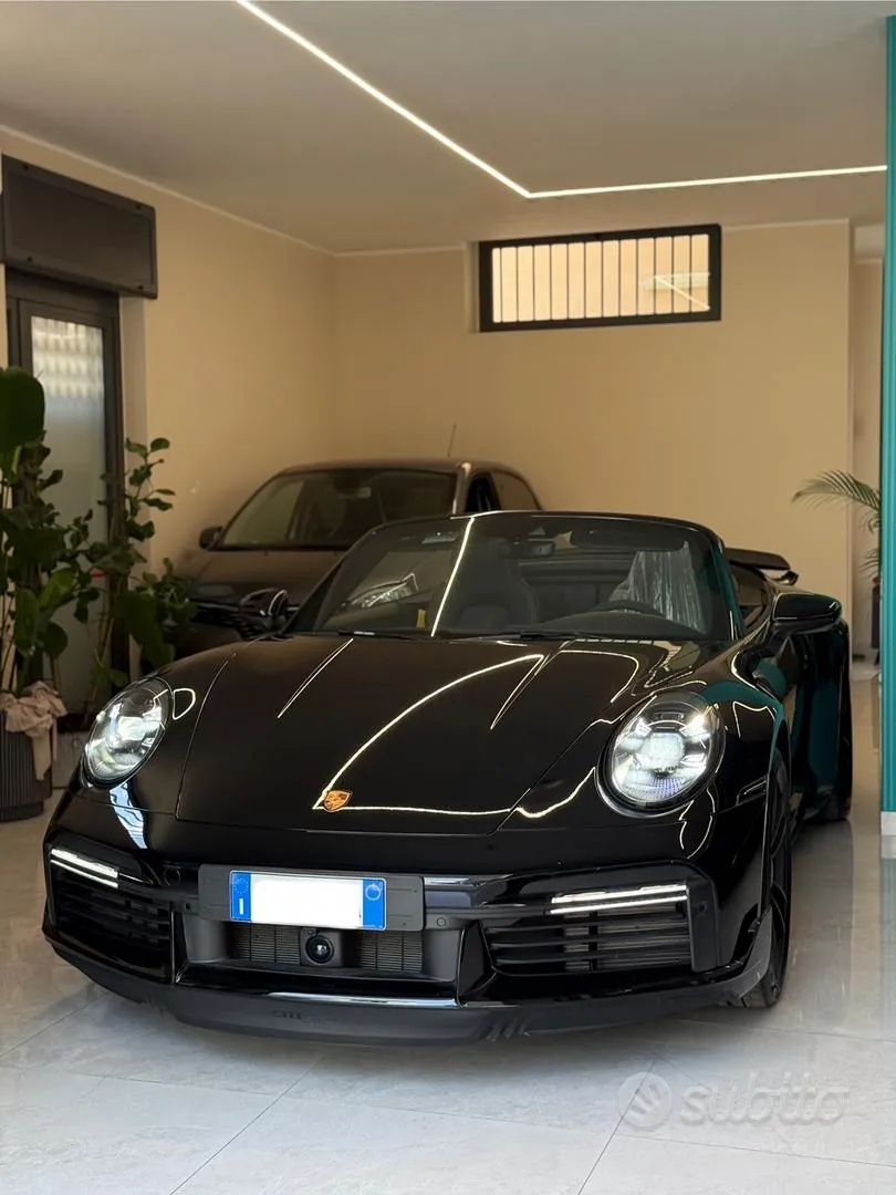 Porsche 911 2023 photo 2